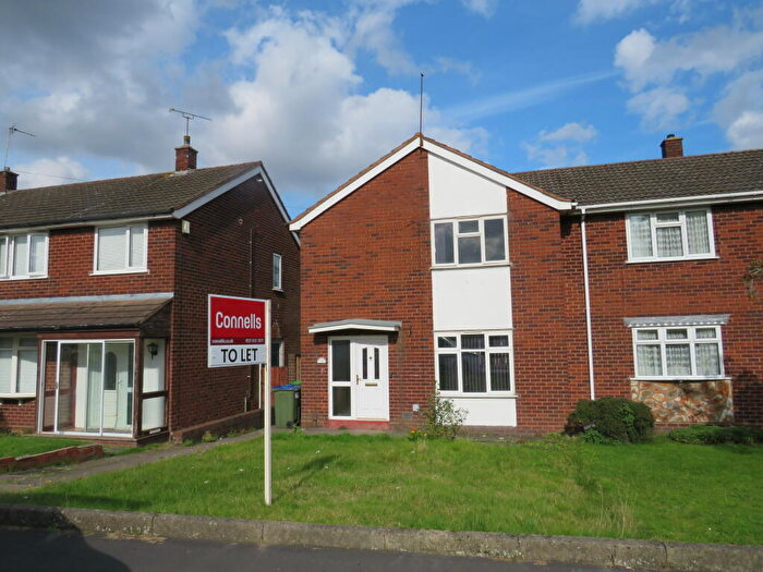 3 Bedroom Semi-Detached House To Rent In Borough Crescent, Oldbury, B69