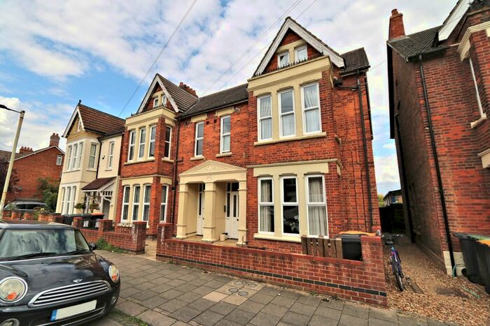 2 Bedroom Flat To Rent In Goldington Ave, Bedford, MK40