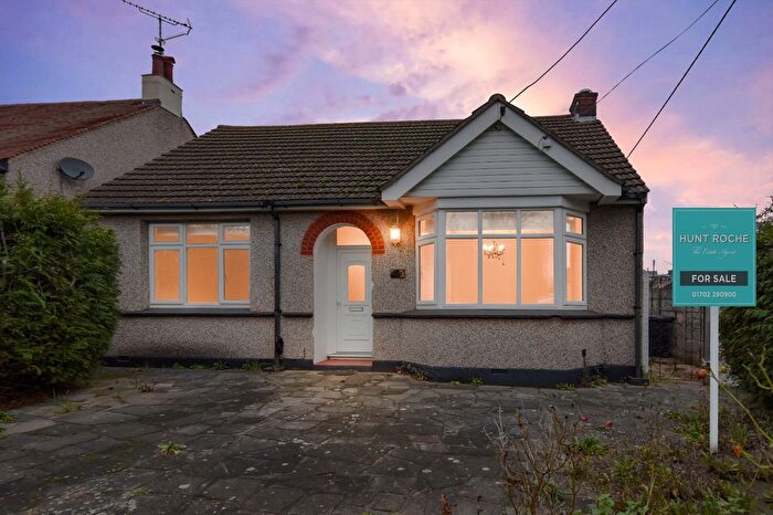 2 Bedroom Bungalow For Sale In Eastwood Road, Rayleigh, Essex, SS6