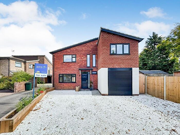 4 Bedroom Detached House For Sale In Larissa Close, Tilehurst, Reading, RG31