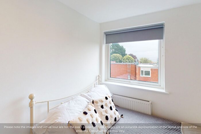 6 Bedroom House To Rent In Yew Tree Close, EX4