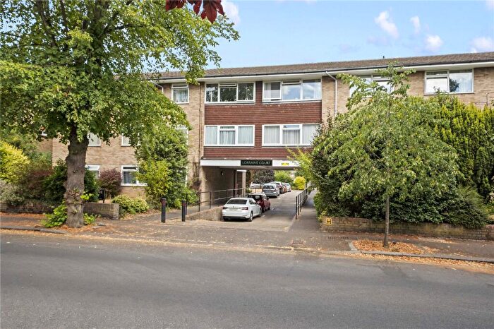 2 Bedroom Apartment For Sale In Camborne Road, Sutton, Surrey, SM2