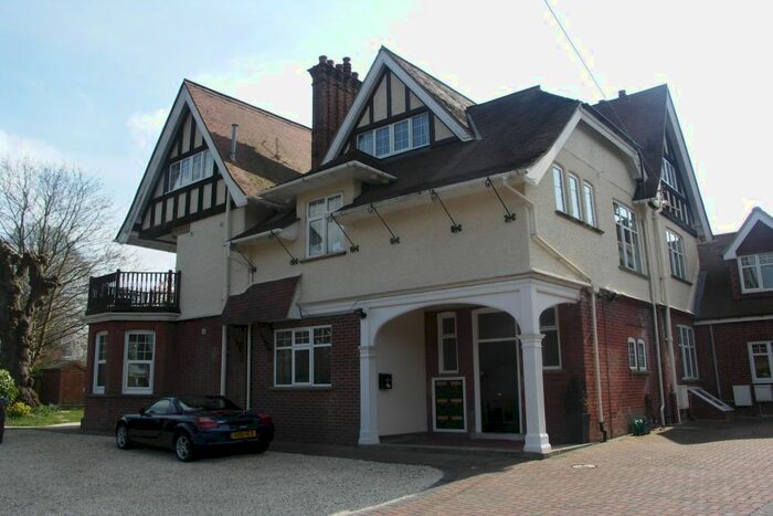 1 Bedroom Flat To Rent In Heath Road, Petersfield, GU31