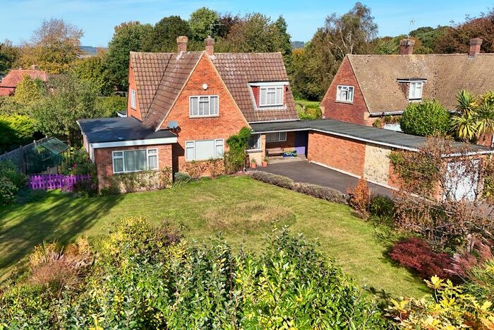 3 Bedroom Detached House For Sale In Paddock Close, St. Mary's Platt, TN15