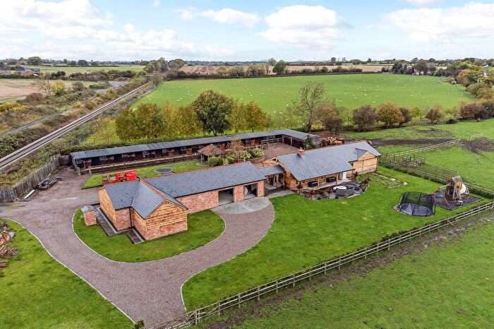 3 Bedroom Barn Conversion For Sale In Windmill Hill, Stoulton, Worcester, WR7