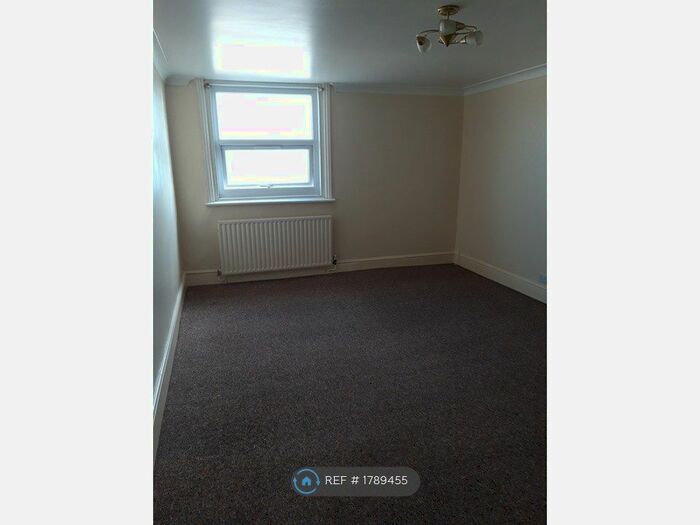 2 Bedroom Flat To Rent In Marina, St. Leonards-On-Sea, TN38