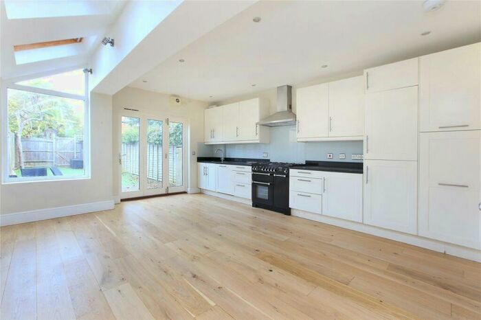4 Bedroom Terraced House To Rent In Haverhill Road, Balham, London, SW12