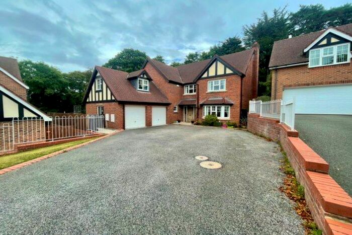 5 Bedroom Property To Rent In Cwrt Bedw, Colwyn Bay, LL29