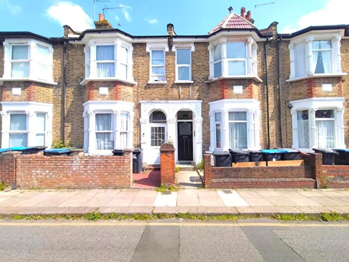 1 Bedroom Apartment To Rent In Derby Road, Ponders End, EN3