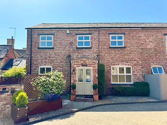 3 Bedroom Semi-Detached House To Rent In Watergate, Stamford, PE9