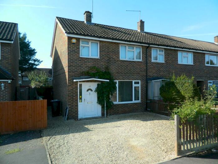 2 Bedroom End Of Terrace House To Rent In Whittaker Road, Slough, Berkshire, SL2