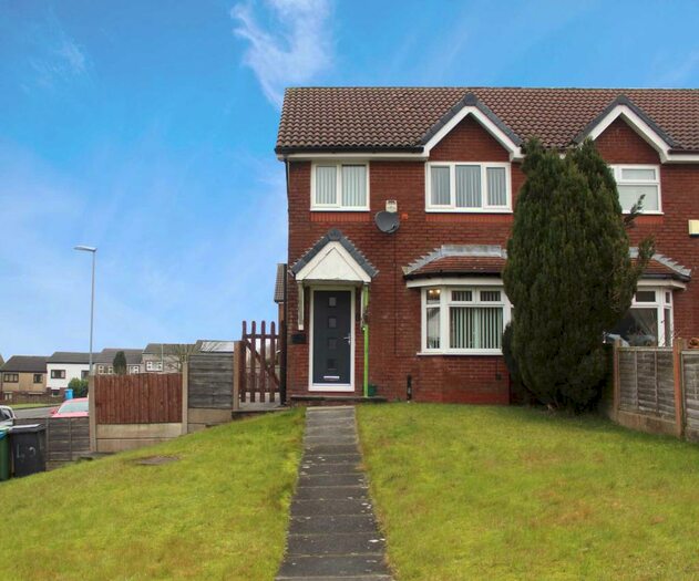 3 Bedroom Semi-Detached House To Rent In Higher Fullwood, Oldham, OL1