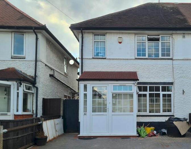 3 Bedroom Semi-Detached House To Rent In Dickens Avenue, London, N3