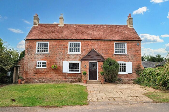 6 Bedroom Detached House For Sale In The Old Horwood Crown, The Green, Great Horwood, Milton Keynes, MK17