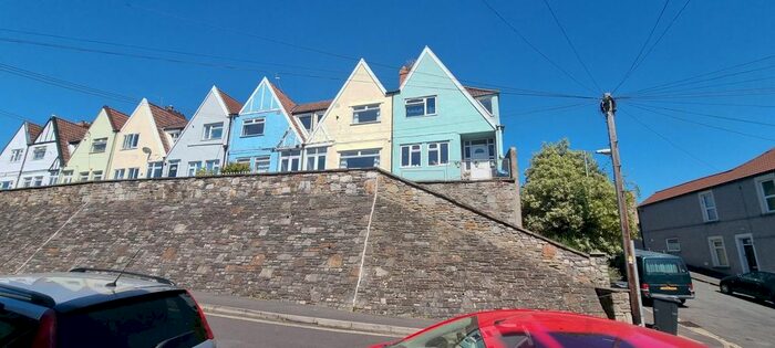 3 Bedroom Terraced House To Rent In Cotswold Road, Bedminster, Bristol, BS3