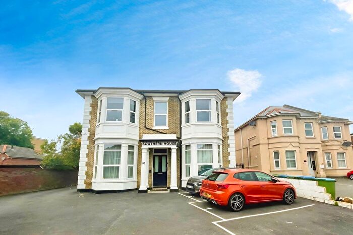 2 Bedroom Flat For Sale In Shirley Road, Southampton, SO15