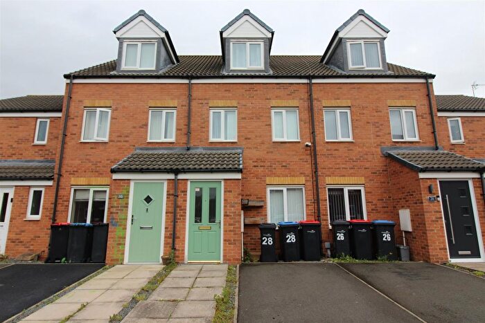 3 Bedroom Town House To Rent In Hoskins Lane, Middlesbrough, TS4
