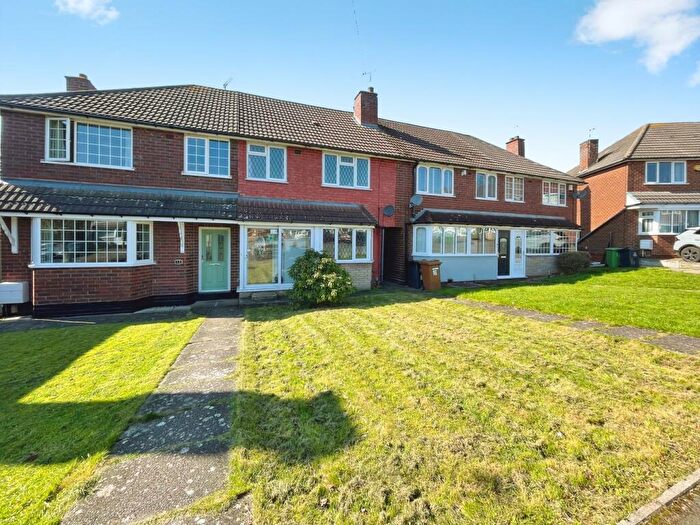 3 Bedroom Semi Detached House For Sale In Cattermole Grove, Birmingham, B43