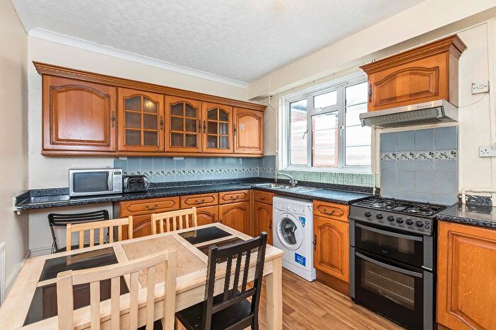 5 Bedroom Terraced House To Rent In Hearnshaw Street, London, E14