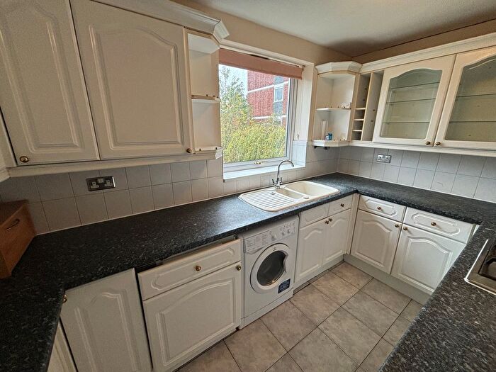 3 Bedroom Flat To Rent In Hagley Road, Edgbaston, Birmingham, B16