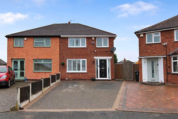 3 Bedroom Semi-Detached House For Sale In Beechdale Avenue, Great Barr, Birmingham, B44