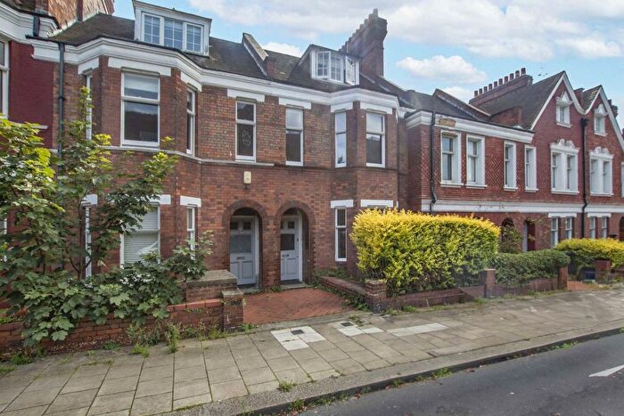1 Bedroom Flat To Rent In Barcombe Avenue, Streatham Hill, SW2