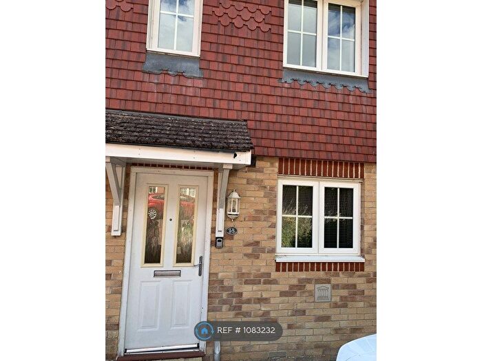 2 Bedroom Semi-Detached House To Rent In Garland Close, Petworth, GU28