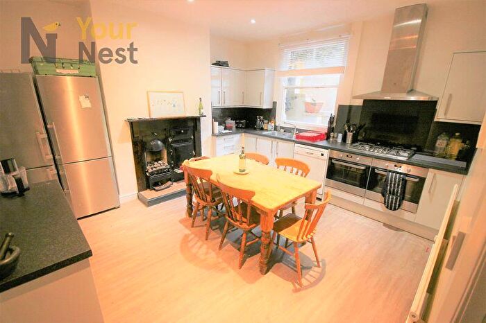 7 Bedroom House To Rent In St Micheal's Road, Headingley, Leeds, LS6