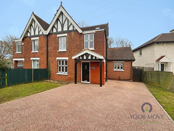 4 Bedroom Semi Detached House For Sale In Buckland Road, Maidstone, Kent, ME16