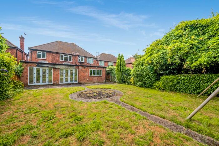 4 Bedroom Detached House To Rent In Brockley Avenue Stanmore, HA7