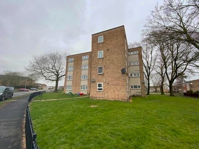 2 Bedroom Flat To Rent In Harvey Road, Aylesbury, HP21