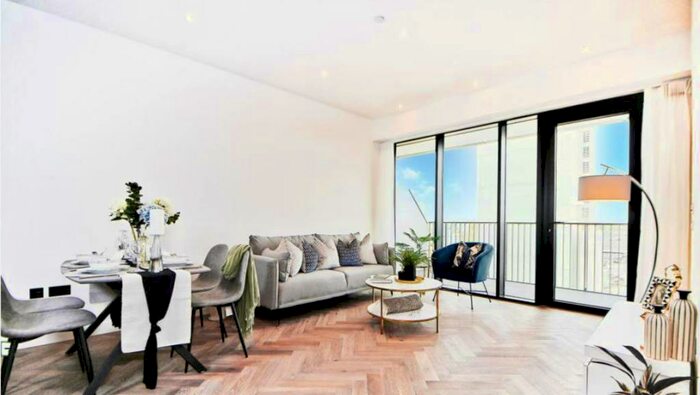 2 Bedroom Apartment To Rent In Merino Gardens, London, E1W