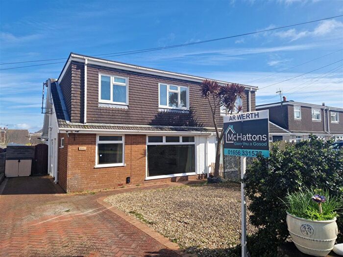 3 Bedroom Semi Detached House For Sale In Hawkhurst Court, Porthcawl, CF36