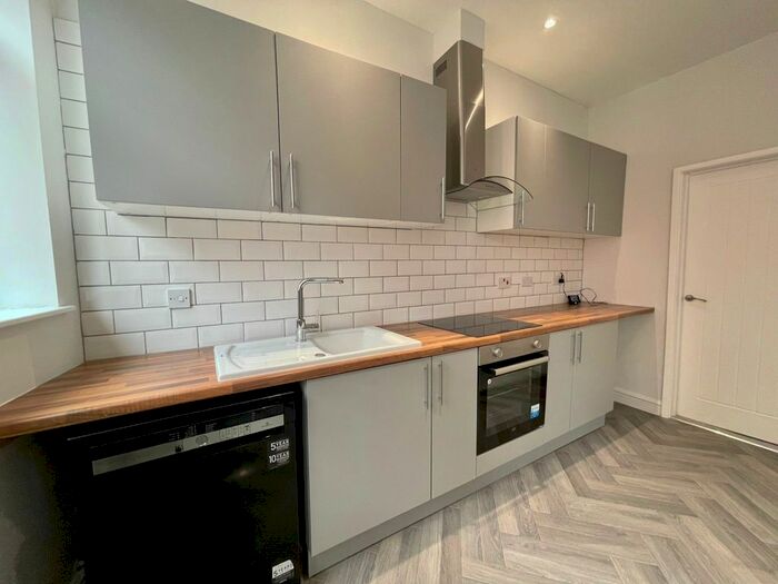 2 Bedroom Flat To Rent In Commercial Road, Swindon, SN1