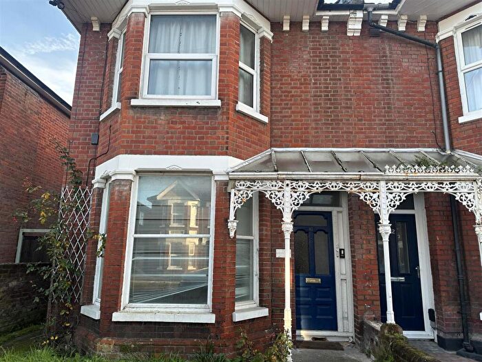 2 Bedroom Apartment To Rent In Morris Road, Southampton, SO15