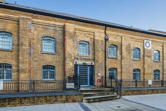 1 Bedroom Apartment To Rent In The Grainstore, Royal Docks, E16