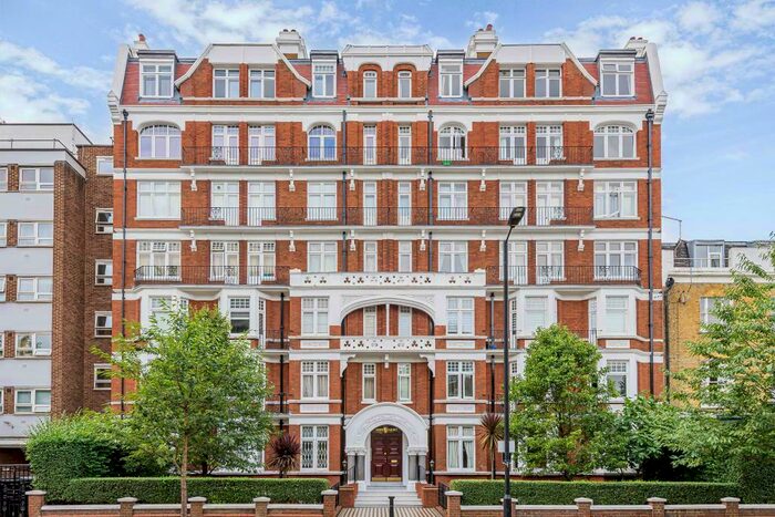 3 Bedroom Flat For Sale In Abbey Court, St Johns Wood, NW8