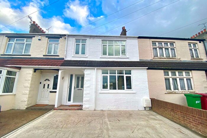 4 Bedroom Property To Rent In Stoke Road, Slough, SL2