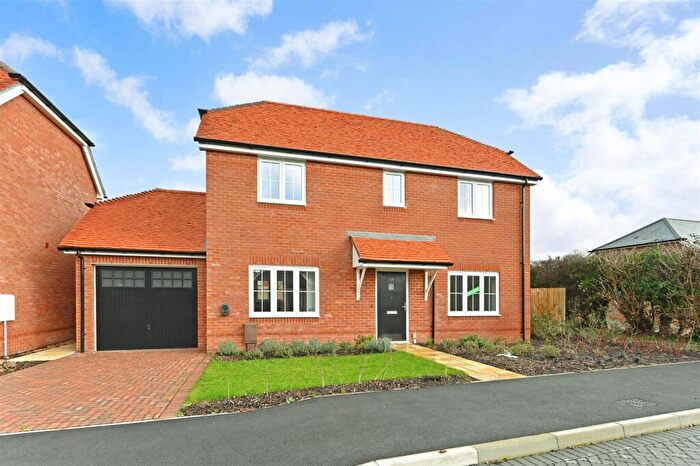 3 Bedroom Detached House For Sale In Bonham's Field, Yapton, BN18