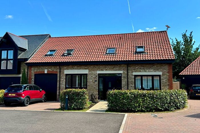 4 Bedroom Semi-Detached House For Sale In Middlefield Lane, Henlow, SG16