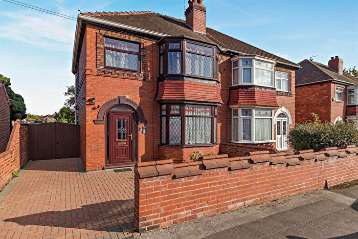 3 Bedroom Semi-Detached House For Sale In Thoresby Avenue, Doncaster, DN4