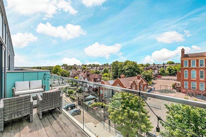 2 Bedroom Flat For Sale In Spectrum Way, London, SW18