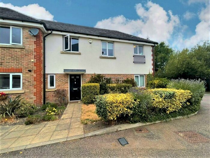 3 Bedroom End Of Terrace House To Rent In Summerleas Close, Hemel Hempstead, Hertfordshire, HP2