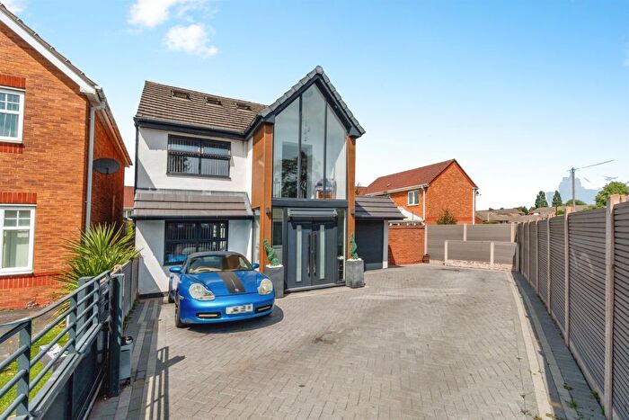 3 Bedroom Detached House For Sale In Siddons Road, Bilston, WV14