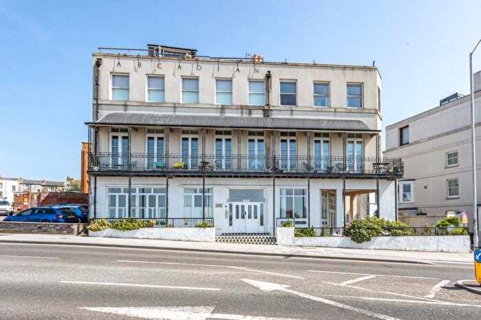 2 Bedroom Flat For Sale In Fort Hill, Margate, Kent, CT9