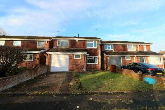 4 Bedroom Detached House To Rent In Moor Park Close, Rainham, Gillingham, ME8