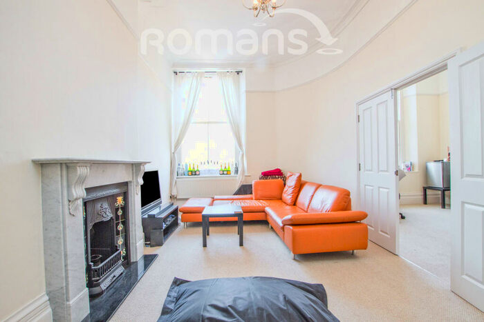 3 Bedroom Apartment To Rent In Tyndalls Park Road, Bristol, BS8