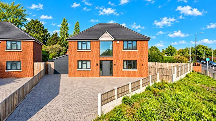 4 Bedroom Detached House For Sale In Old Bath Road, Calcot, Reading, Berkshire, RG31