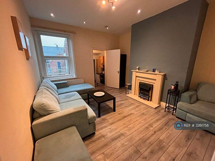 3 Bedroom Flat To Rent In Heaton, Newcastle Upon Tyne, NE6