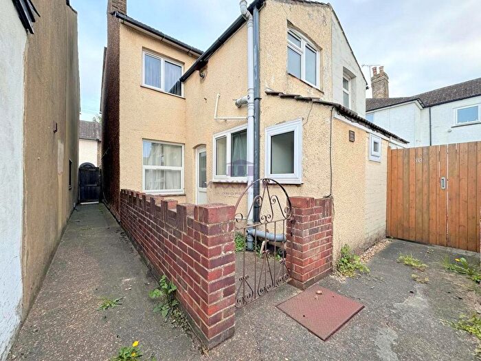 2 Bedroom End Of Terrace House To Rent In Charlotte Street, Sittingbourne, ME10